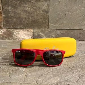 Kids Ray ban unisex sunglasses with case! Only worn a few times!